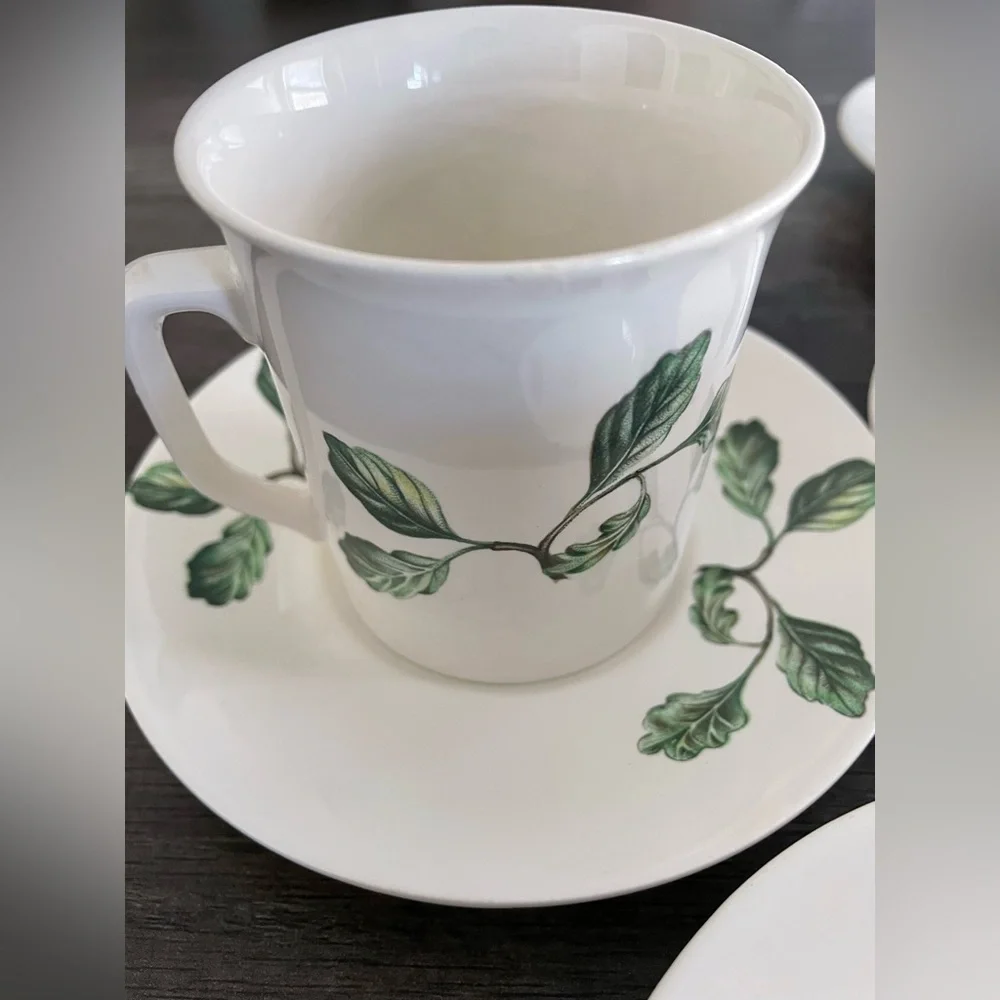 Villeroy & Boch Set of 10 Bird Design Teacups and Saucers